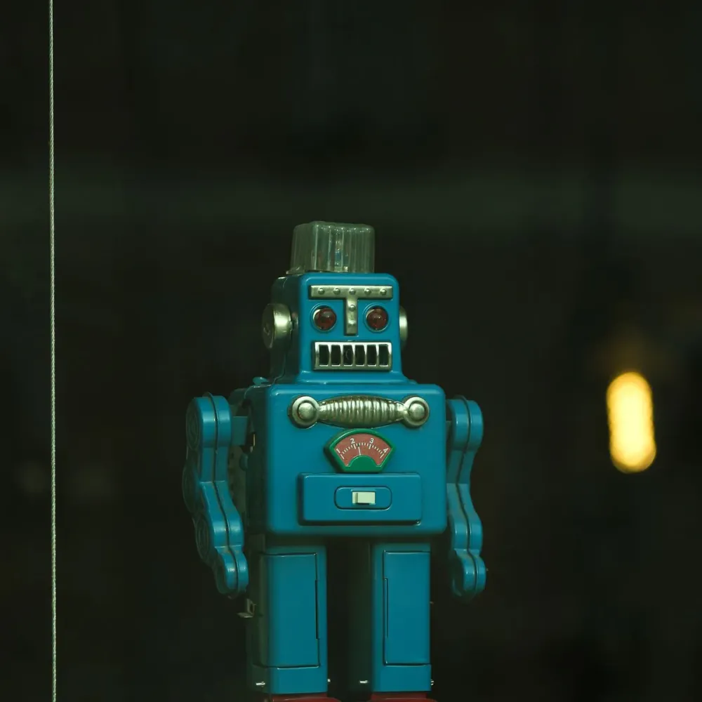 Bomber Model Oyuncak Robot