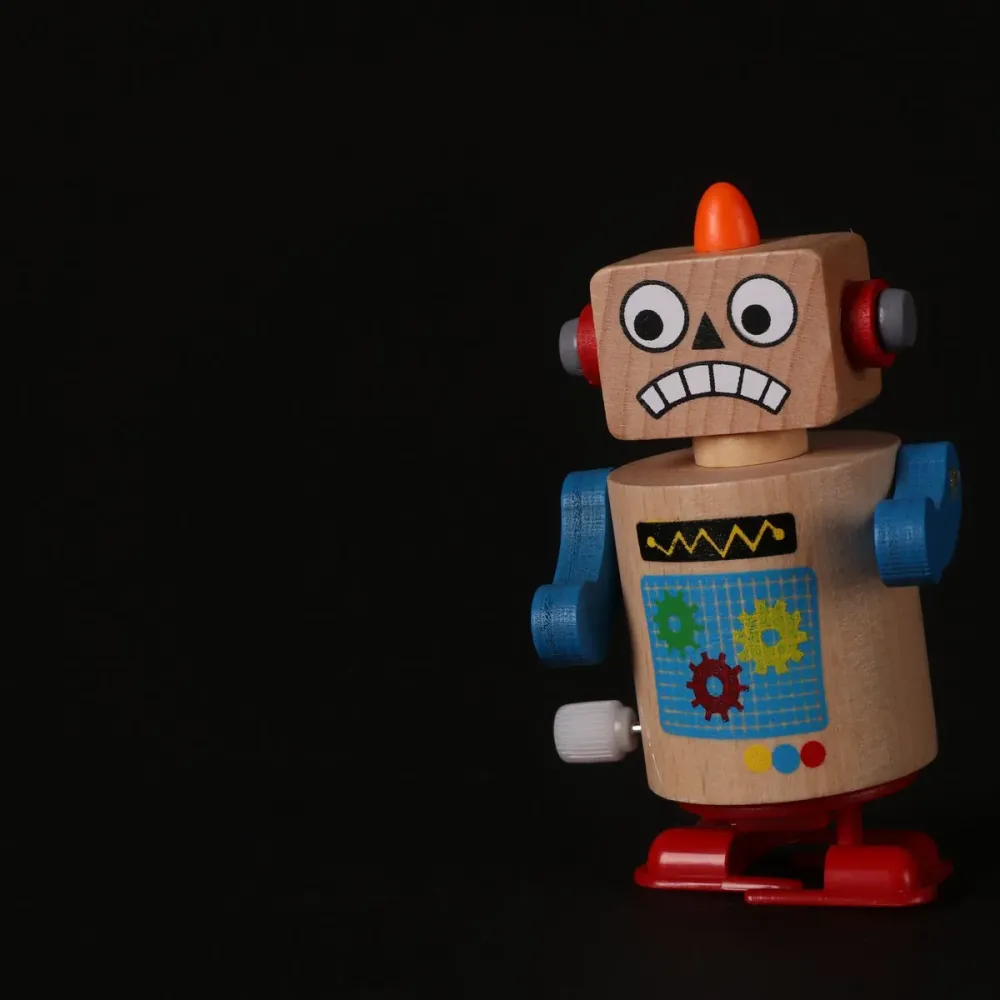 Küçük Boy Oyuncak Robot